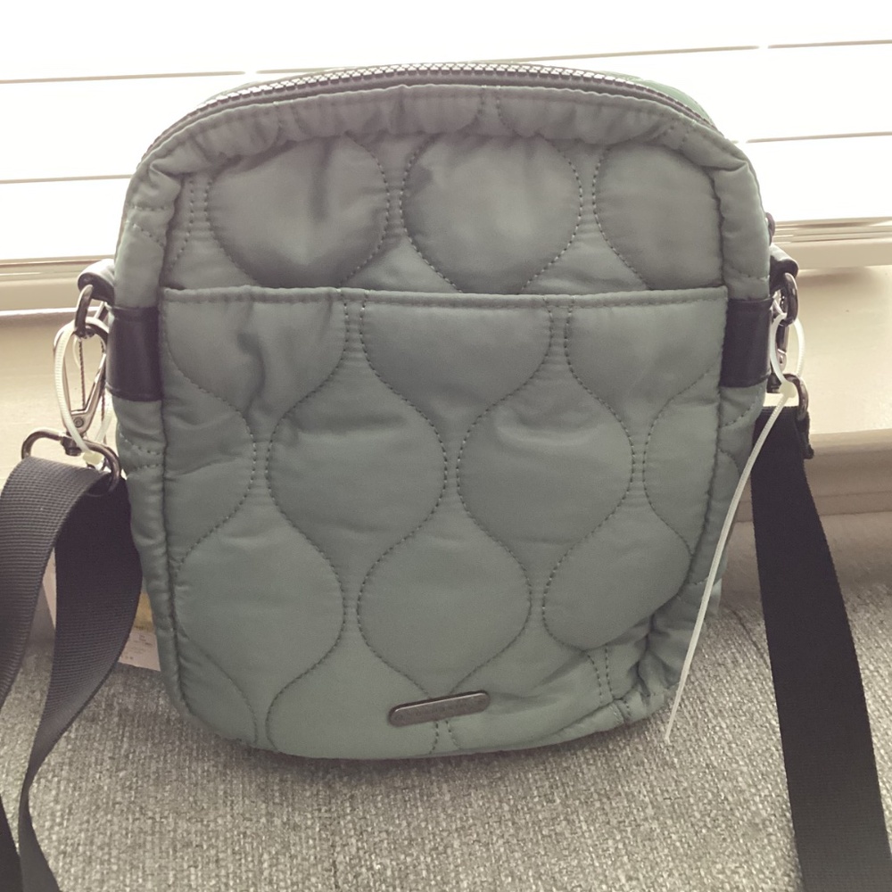 Danskin Women Blake Quilted Crossbody Bag 23 H x 20 L x 6 W cm, Green - Picture 8 of 10